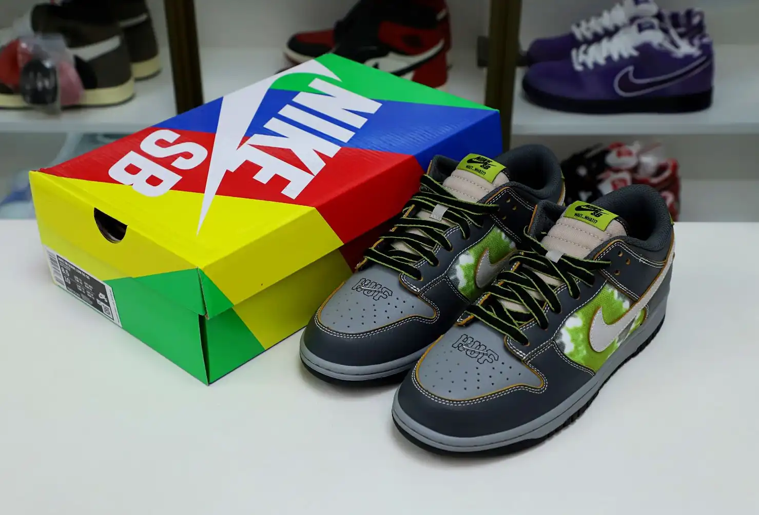 hype HUF NIKE SB DUNK LOW FRIENDS AND FAMILY