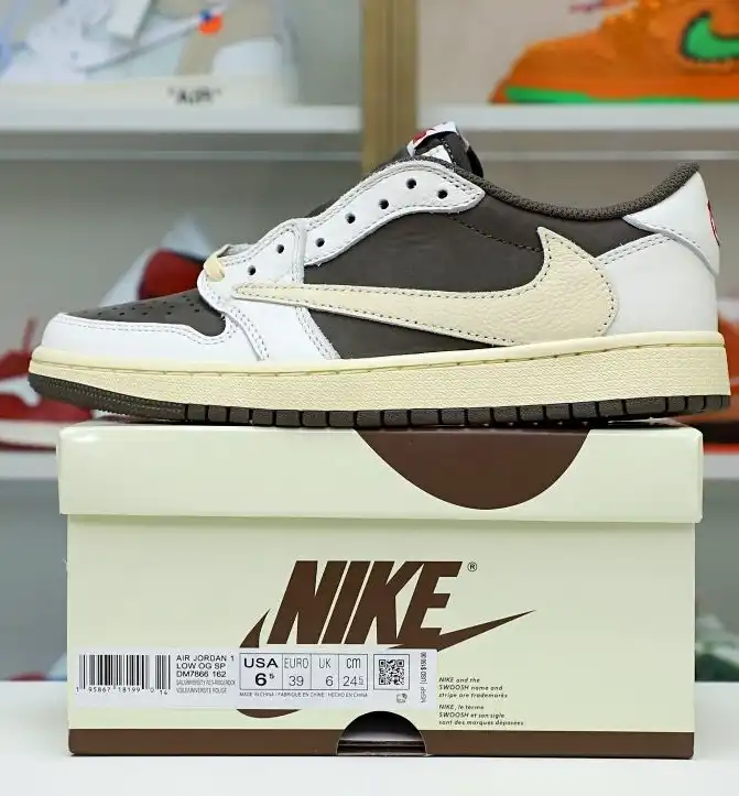 TRAVIS SCOTT X AIR JORDAN 1 LOW OG REVERSE MOCHA