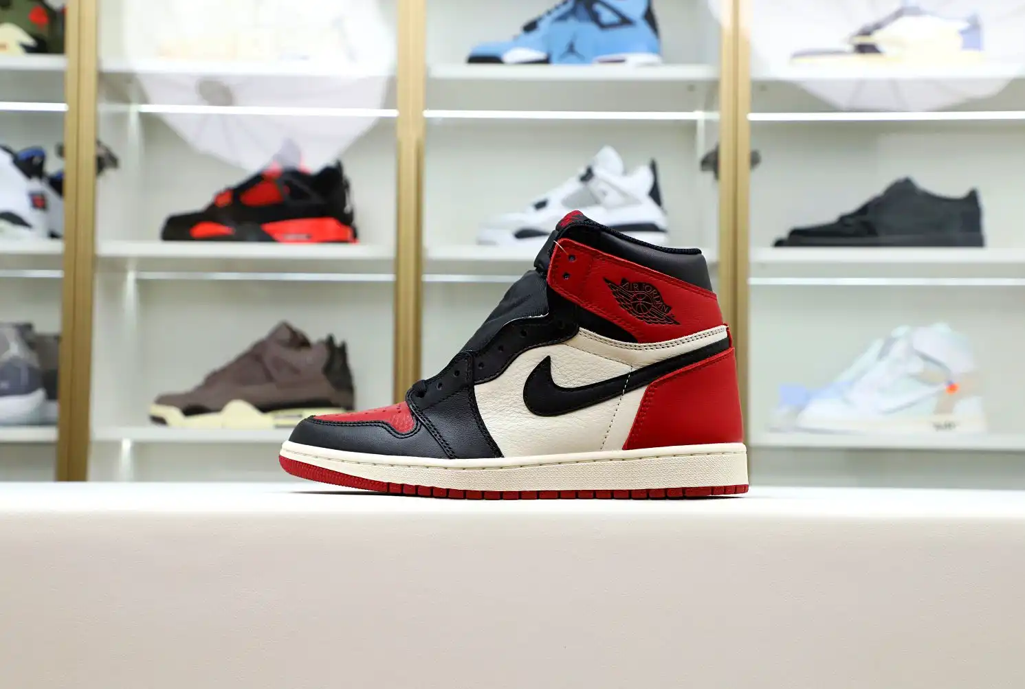 AIR JORDAN 1 RETRO HIGH OG 'BRED TOE'