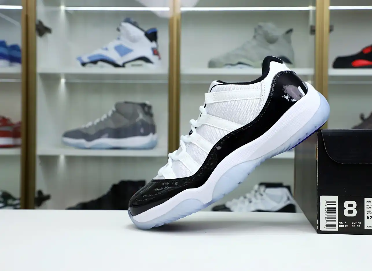 AIR JORDAN 11 RETRO LOW CONCORD