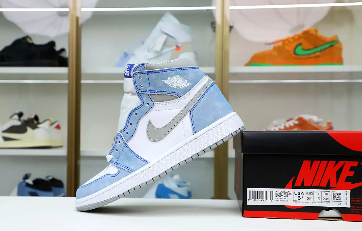 AIR JORDAN 1 RETRO HIGH OG 'HYPER ROYAL'