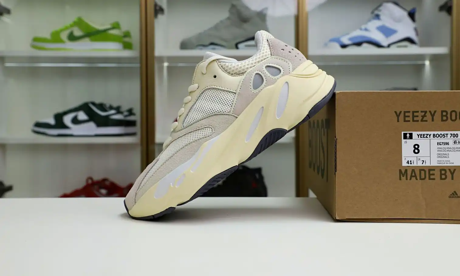 hype YEEZY BOOST 700 'ANALOG'