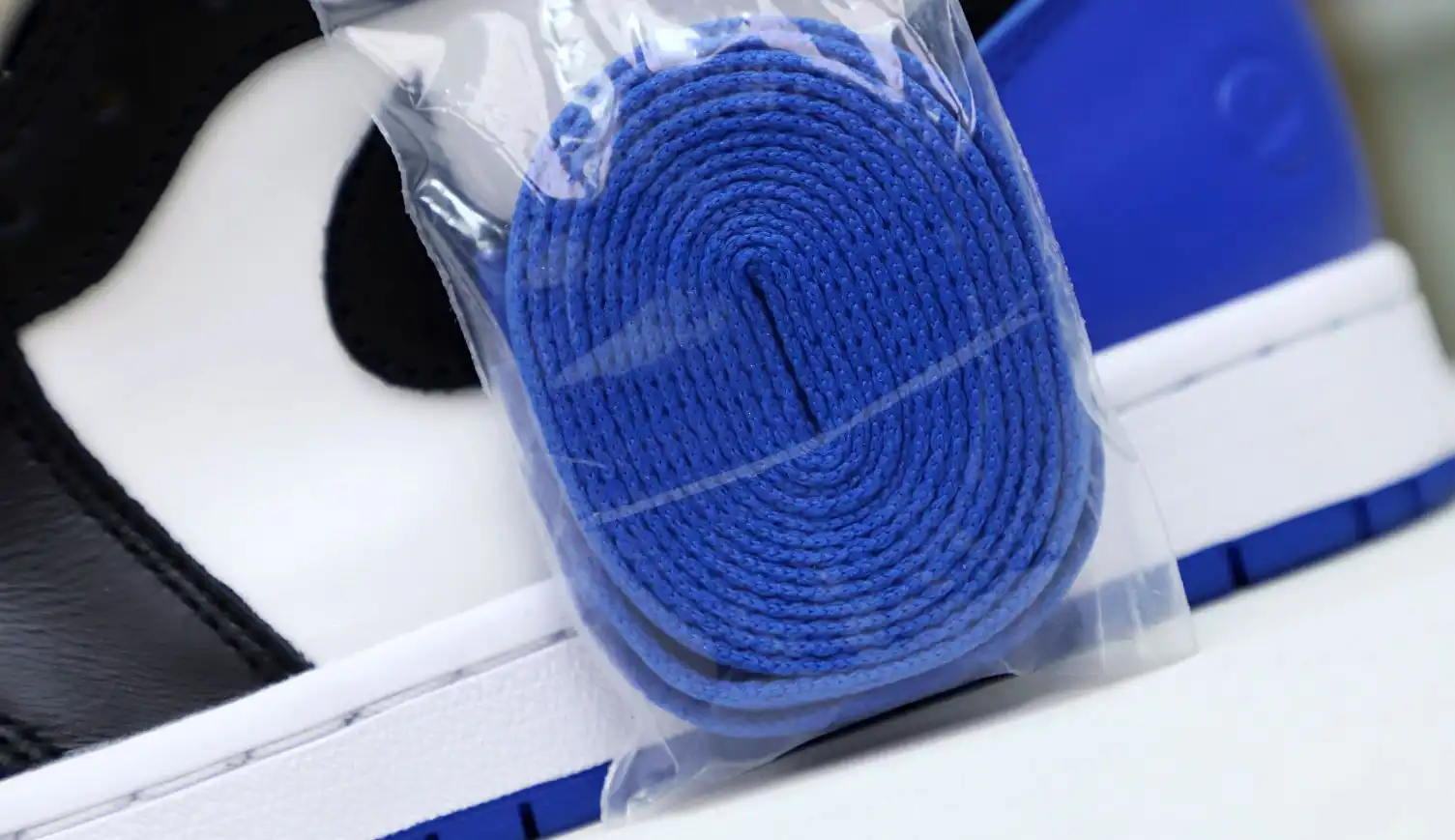 FRAGMENT DESIGN X AIR JORDAN 1 RETRO HIGH