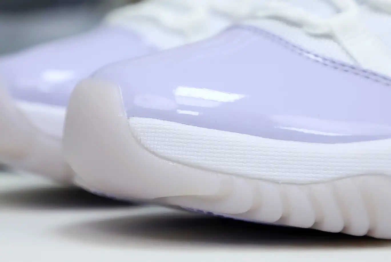 AIR JORDAN 11 LOW PURE VIOLET
