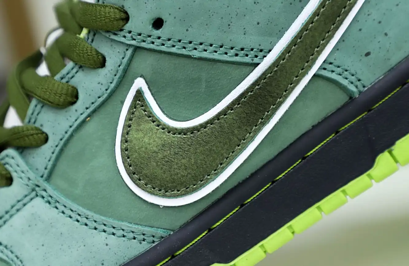 hype Concepts x Nike SB Dunk Low Green Lobster