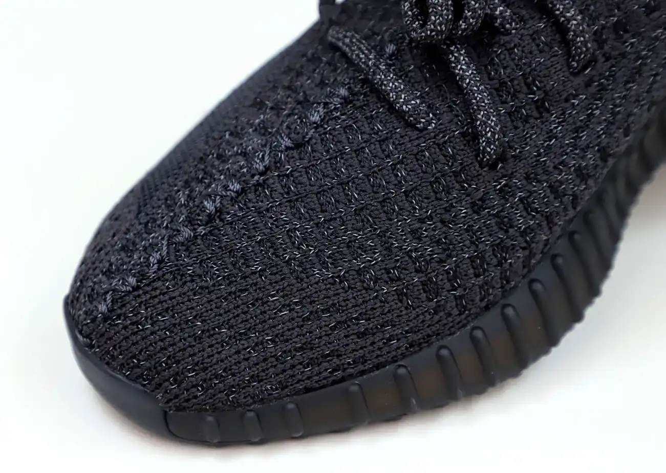 hype YEEZY BOOST 350 V2 'BLACK REFLECTIVE'