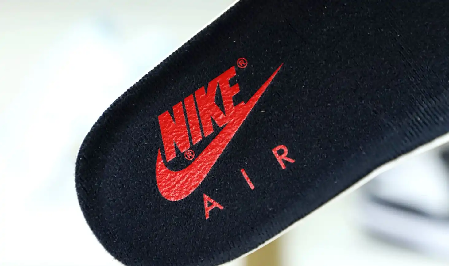 AIR JORDAN 4 RETRO 'FIRE RED' 2012