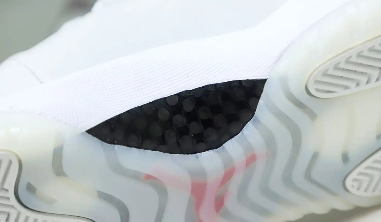 AIR JORDAN 11 XI RETRO PLATINUM TINT