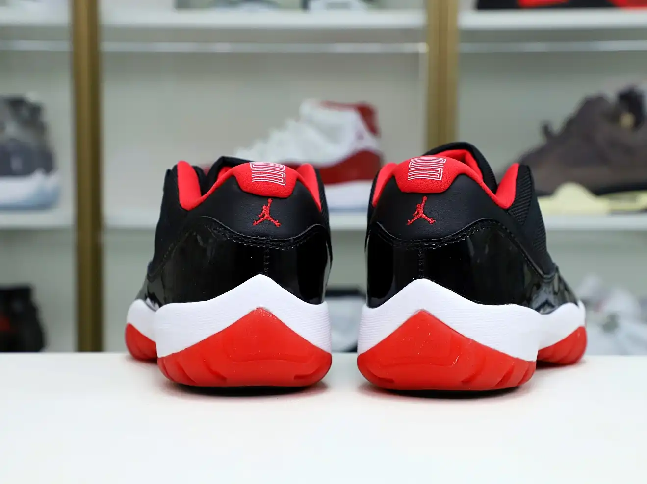AIR JORDAN 11 RETRO BRED LOW