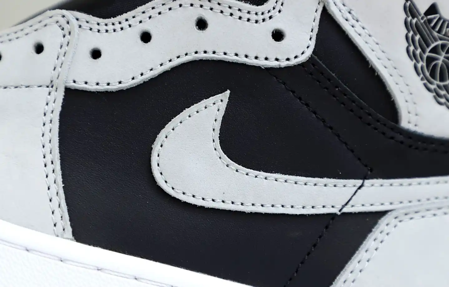 Air Jordan 1 Retro High OG  Shadow 2.0
