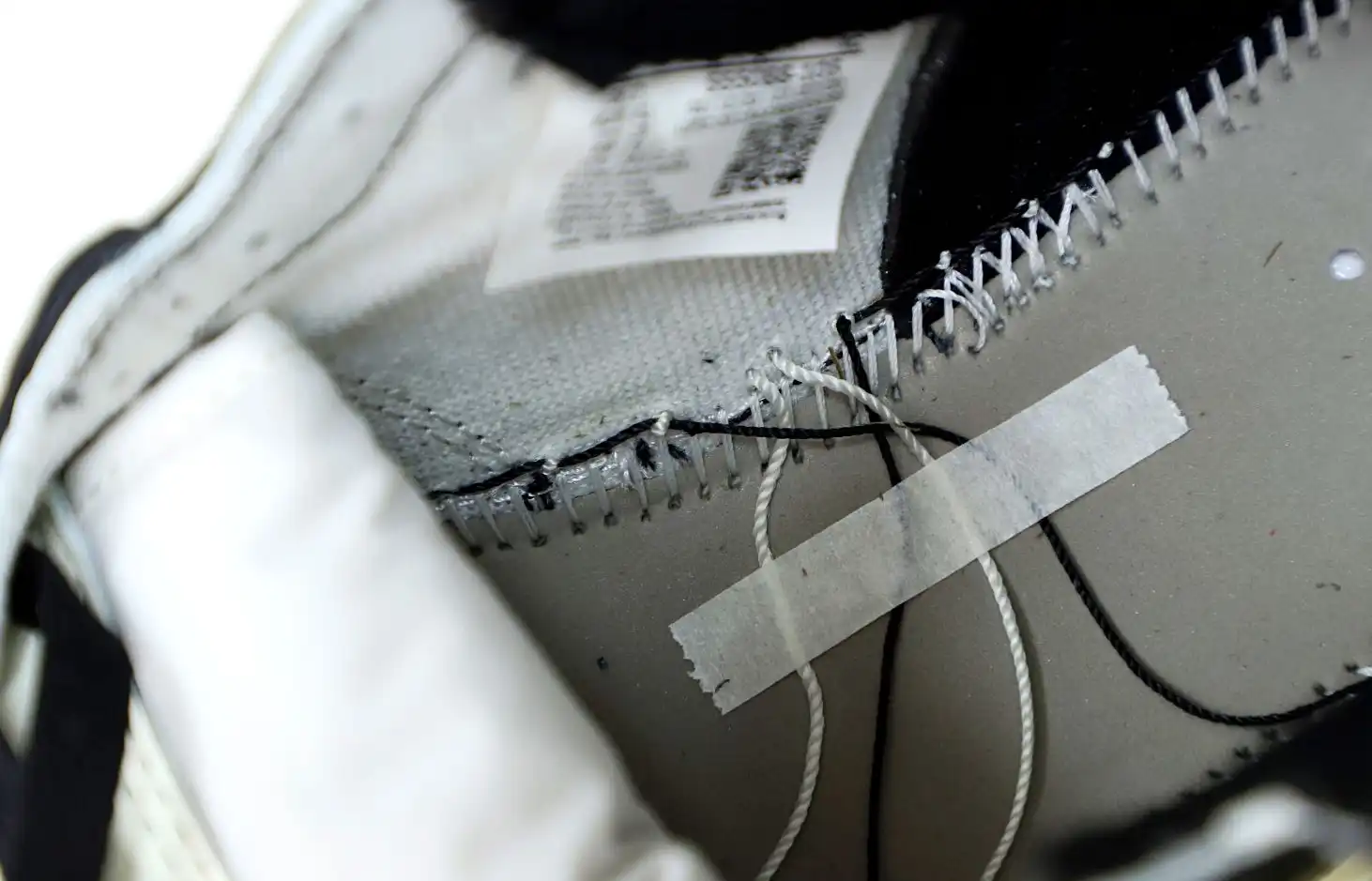 AIR JORDAN 1 RETRO HIGH OG 'DARK MOCHA'