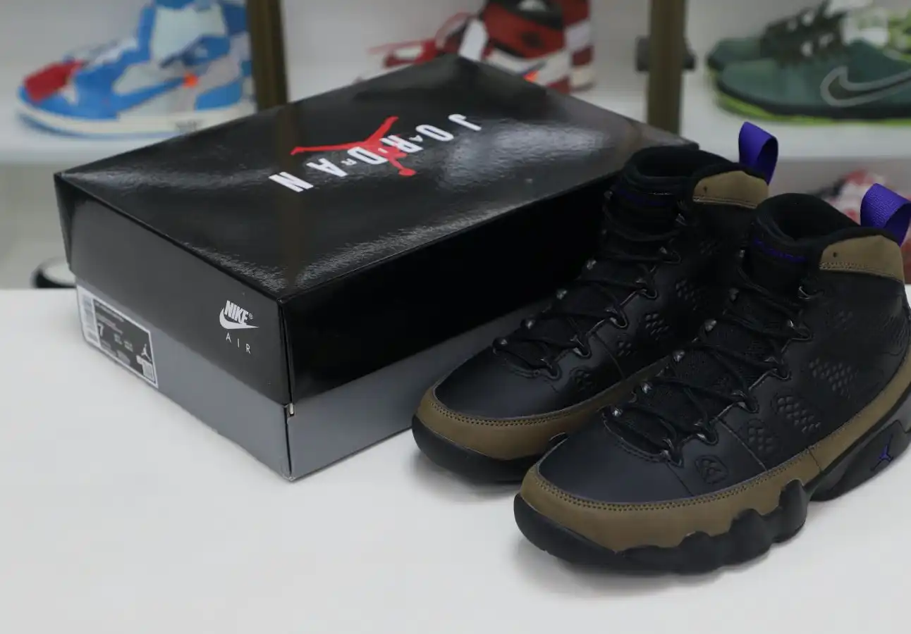Air Jordan 9