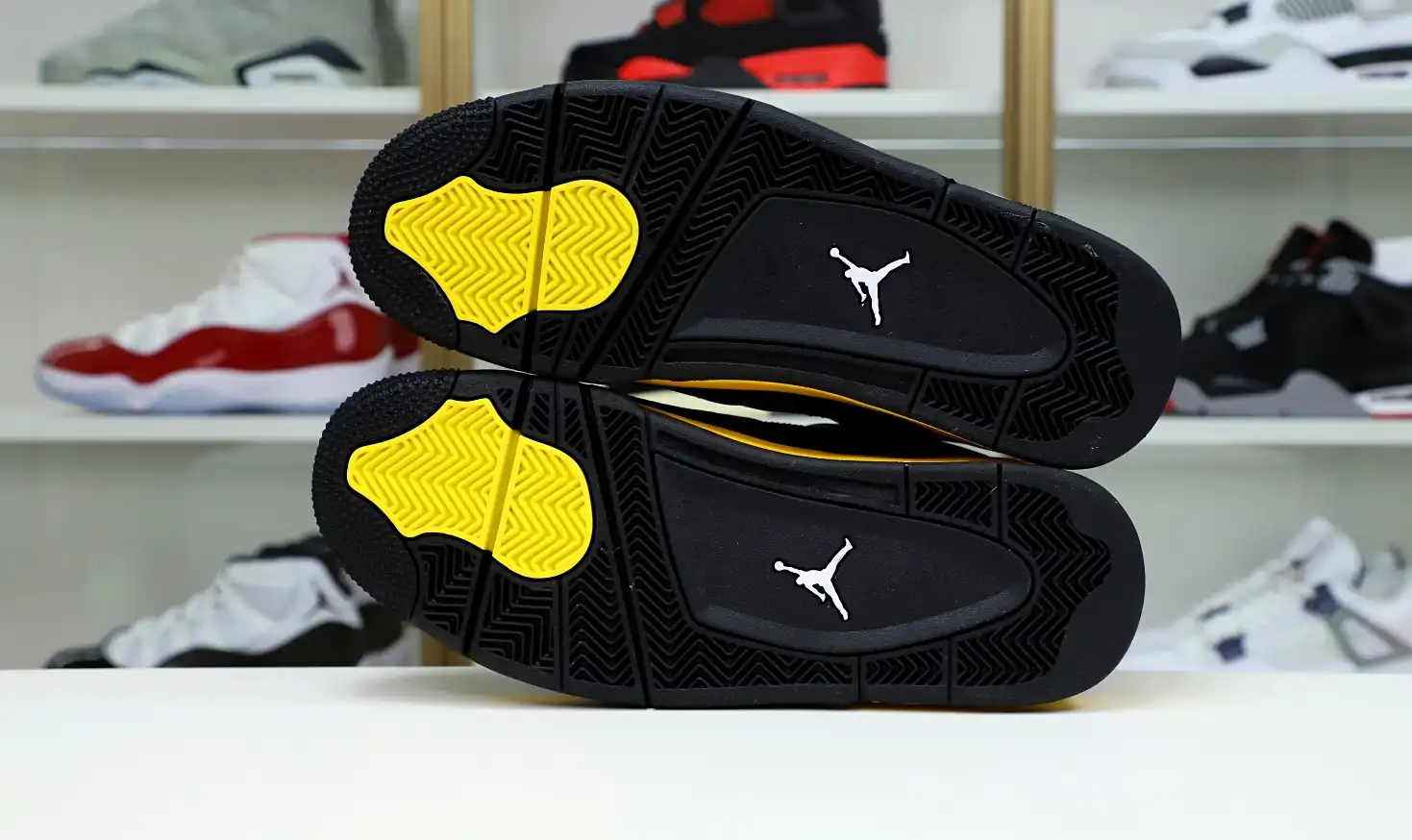 Jordan Air Jordan4 thunder  2023