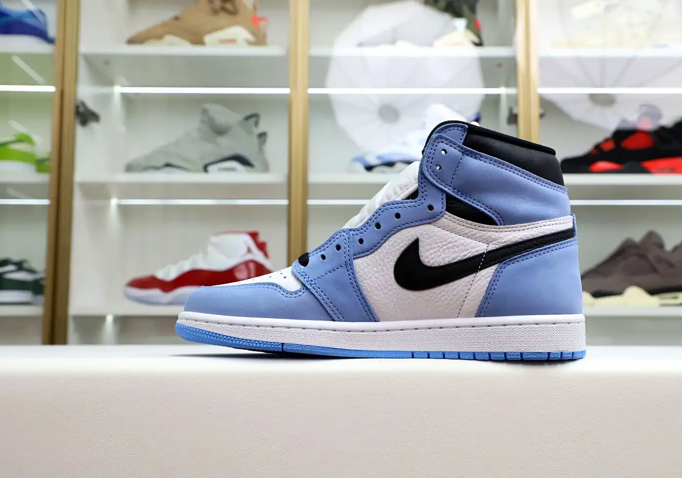 AIR JORDAN 1 RETRO HIGH OG 'UNIVERSITY
