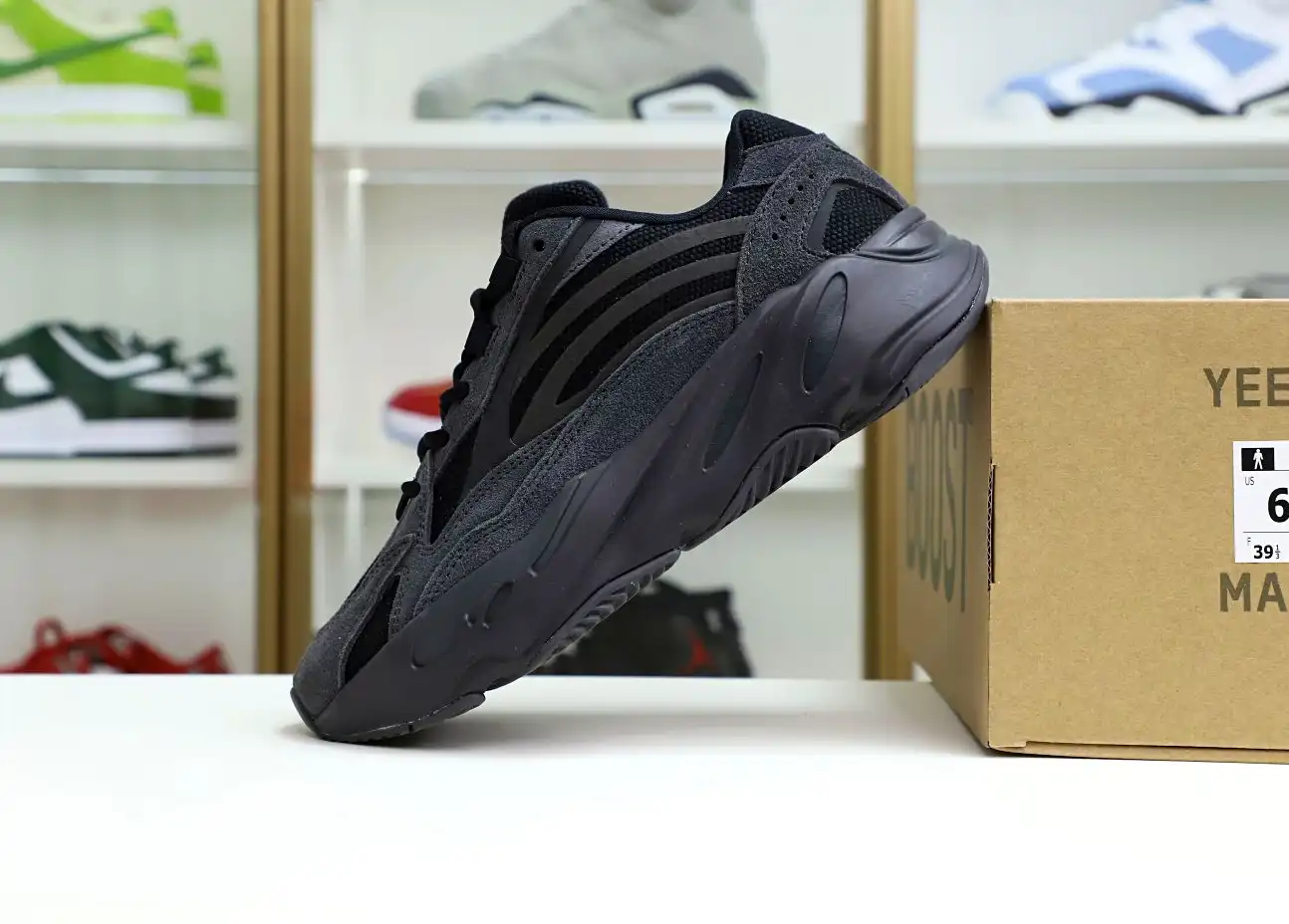 hype Yeezy Boost 700 V2 Vanta 2019