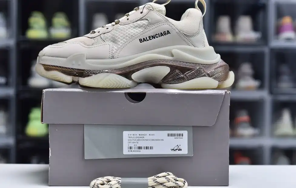 hype Balenciaga is available in all sizes. You cannot place an order on the website. You can contact customer service to purchase.BLGA Triple S