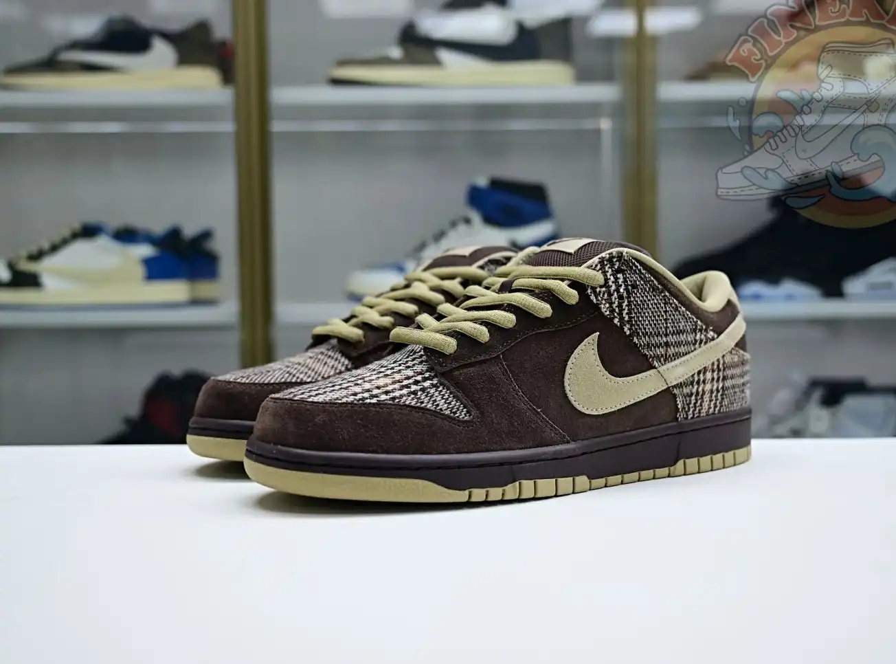 hype Nike Dunk SB Low Tweed