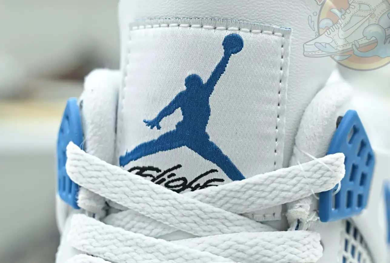 Air Jordan 4 