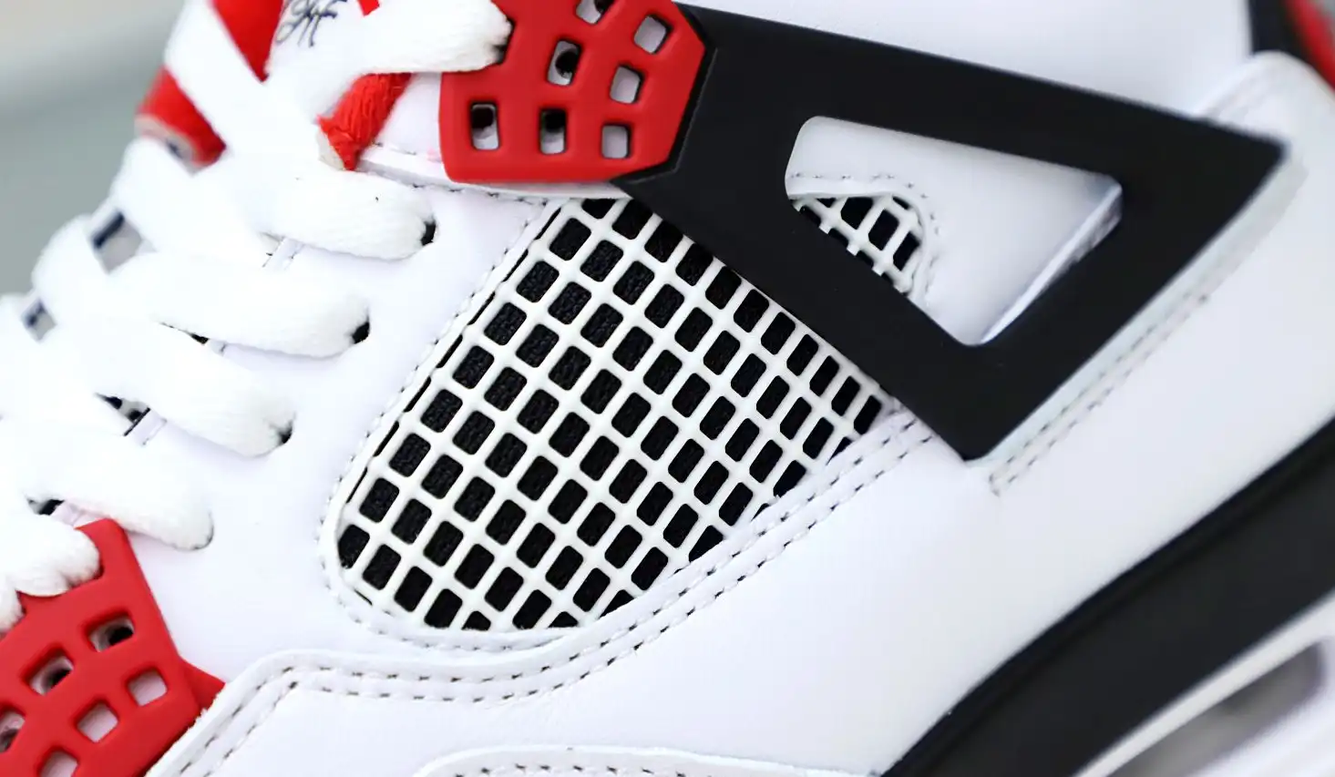 AIR JORDAN 4 RETRO 'FIRE RED' 2012