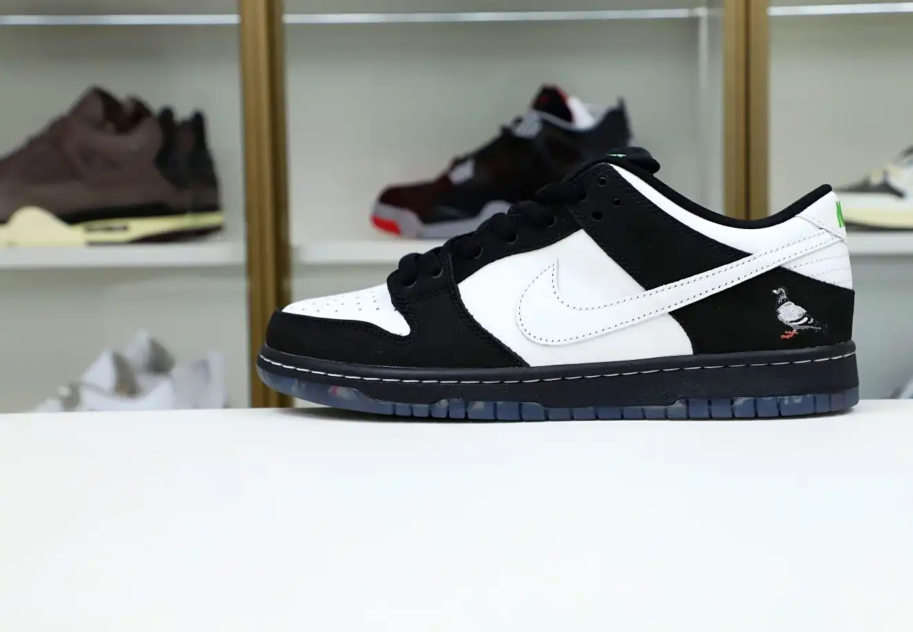 hype NIKE SB DUNK LOW STAPLE PANDA PIGEON (REGULAR BOX)