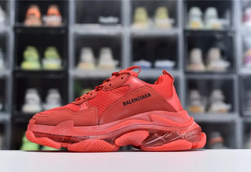 hype Balenciaga is available in all sizes. You cannot place an order on the website. You can contact customer service to purchase.BLGA Triple S