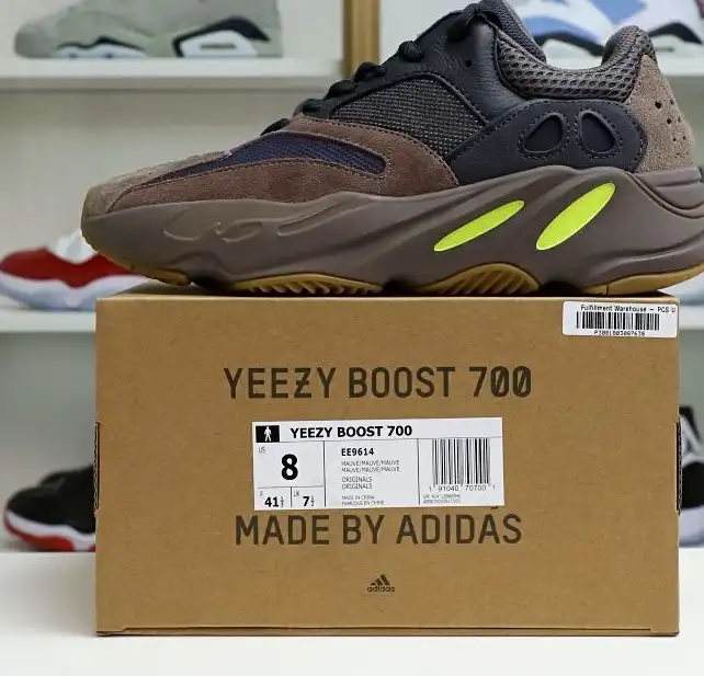 hype YEEZY BOOST 700 'MAUVE'