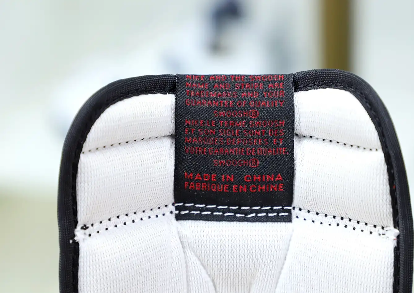 AIR JORDAN 1 RETRO HIGH OG 'BRED'