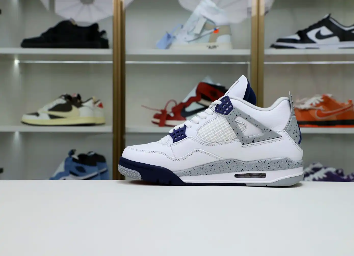 AIR JORDAN 4 RETRO 