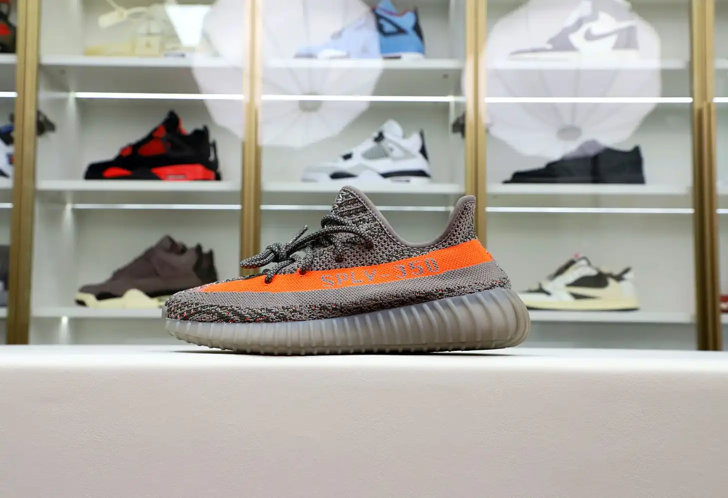 hype YEEZY BOOST 350 V2 'BELUGA'