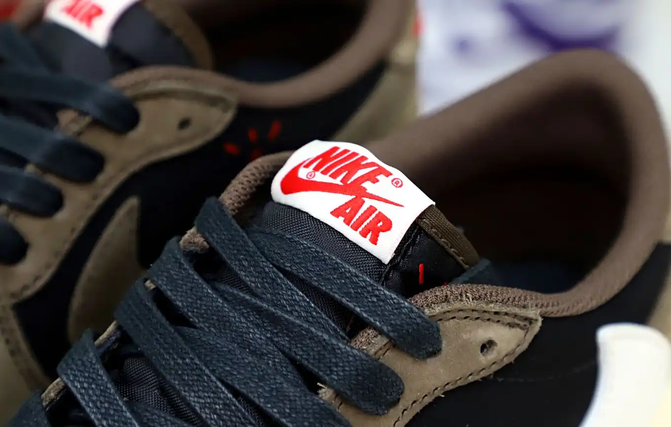 Travis Scott x Jordan Air Jordan 1mLow OG TS SP