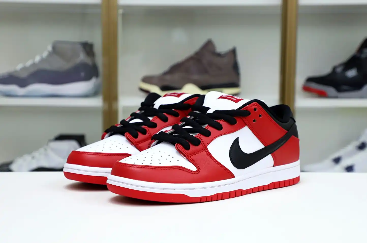 hype NIKE SB DUNK LOW “CHICAGO”