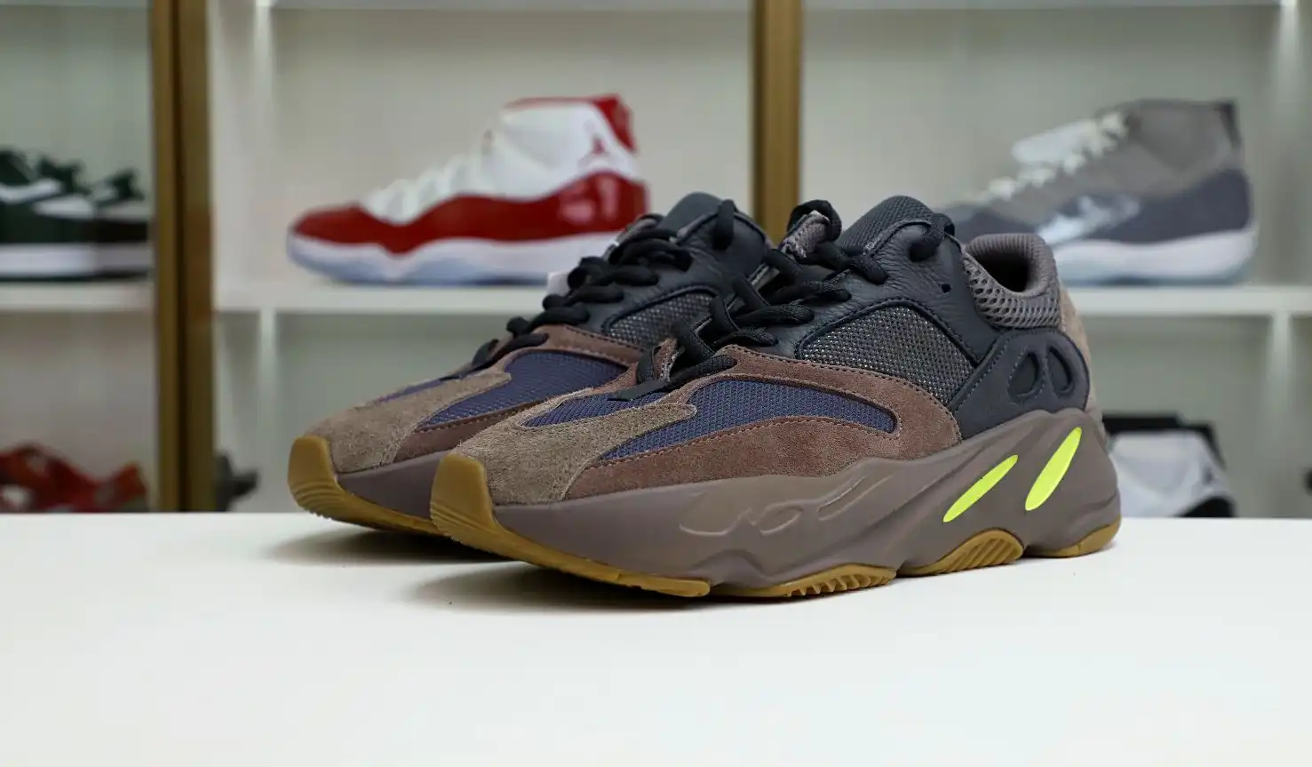 hype YEEZY BOOST 700 'MAUVE'