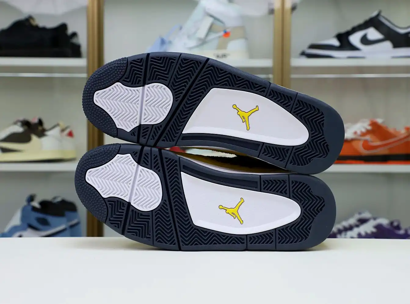 AIR JORDAN AIR JORDAN 4 RETRO 'LIGHTNING' 2021