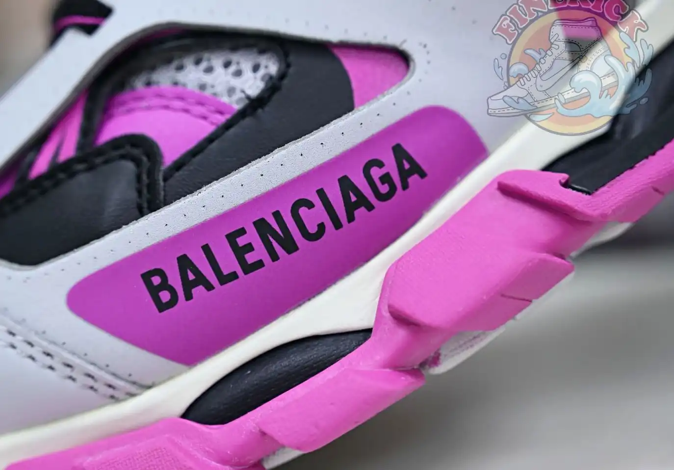 hype Balenciaga is available in all sizes. You cannot place an order on the website. You can contact customer service to purchase.BLGA  Track（LED）