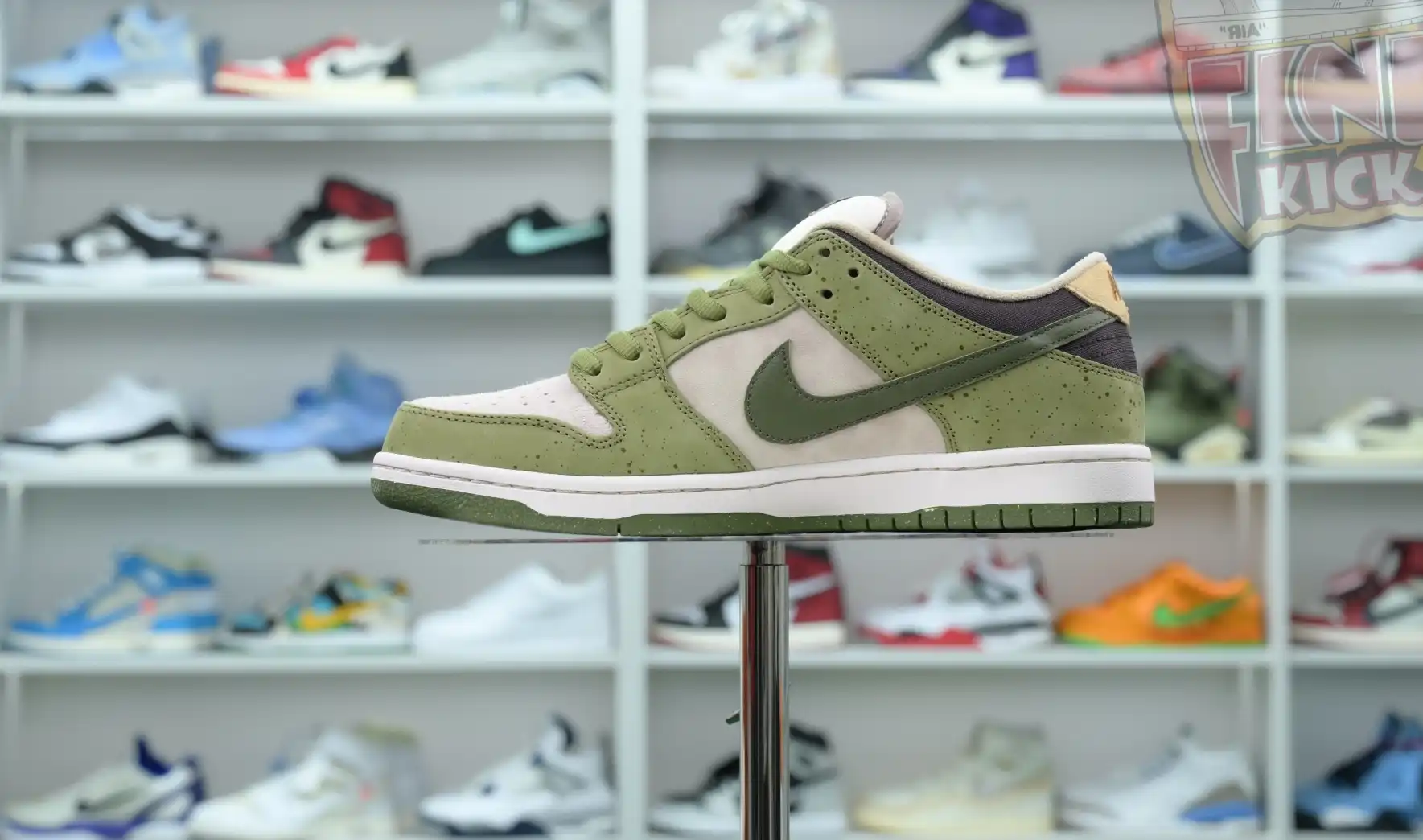 hype Yuto Horigome x Nike Dunk SB Asparagus