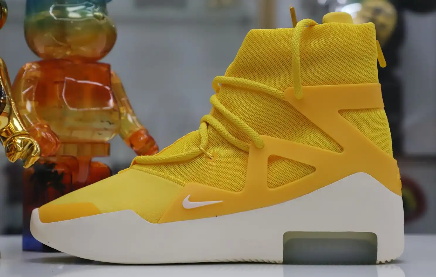 hype Nike Air Fear of God 1 amarillo fog