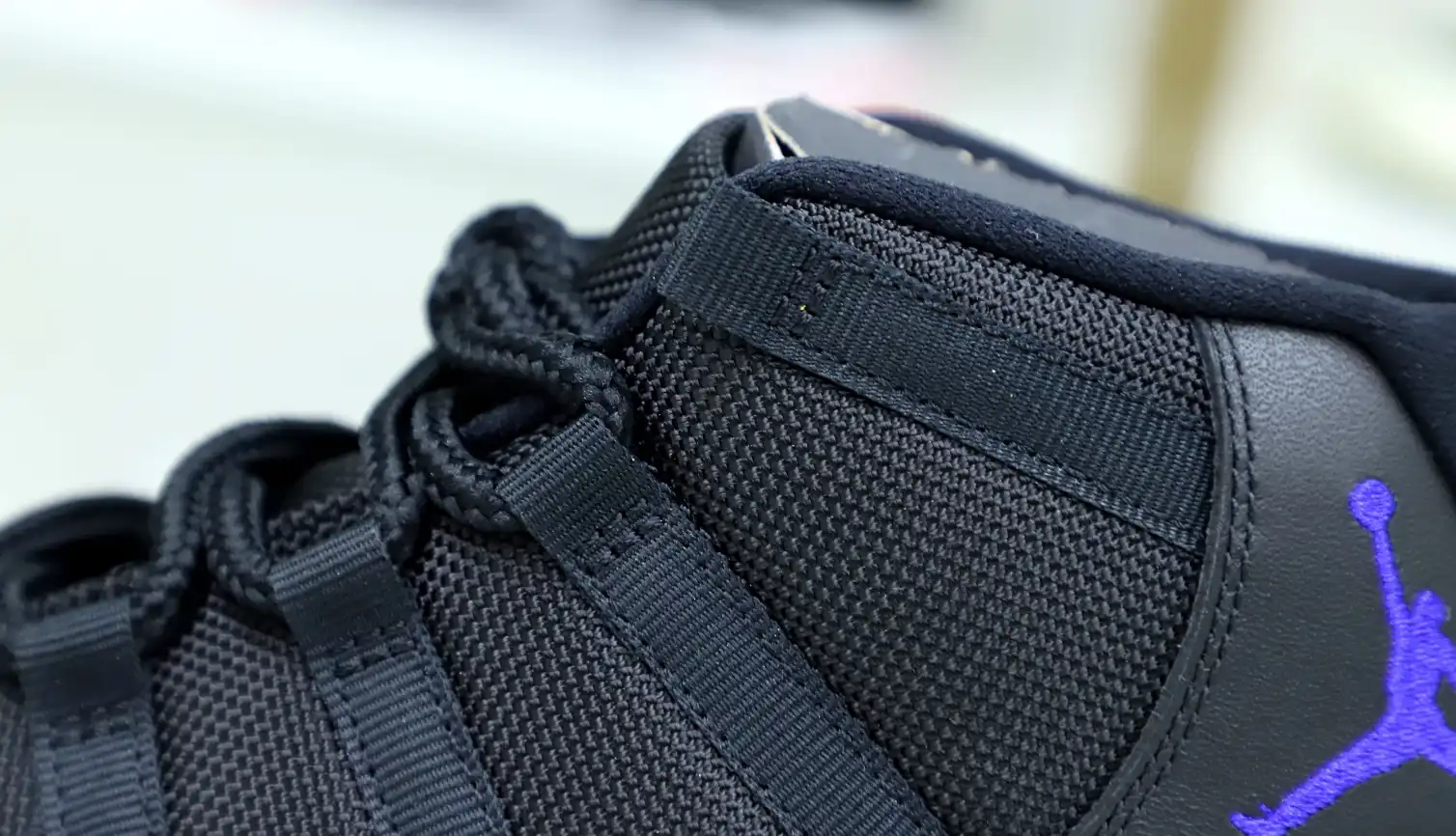 NIKE AIR JORDAN 11