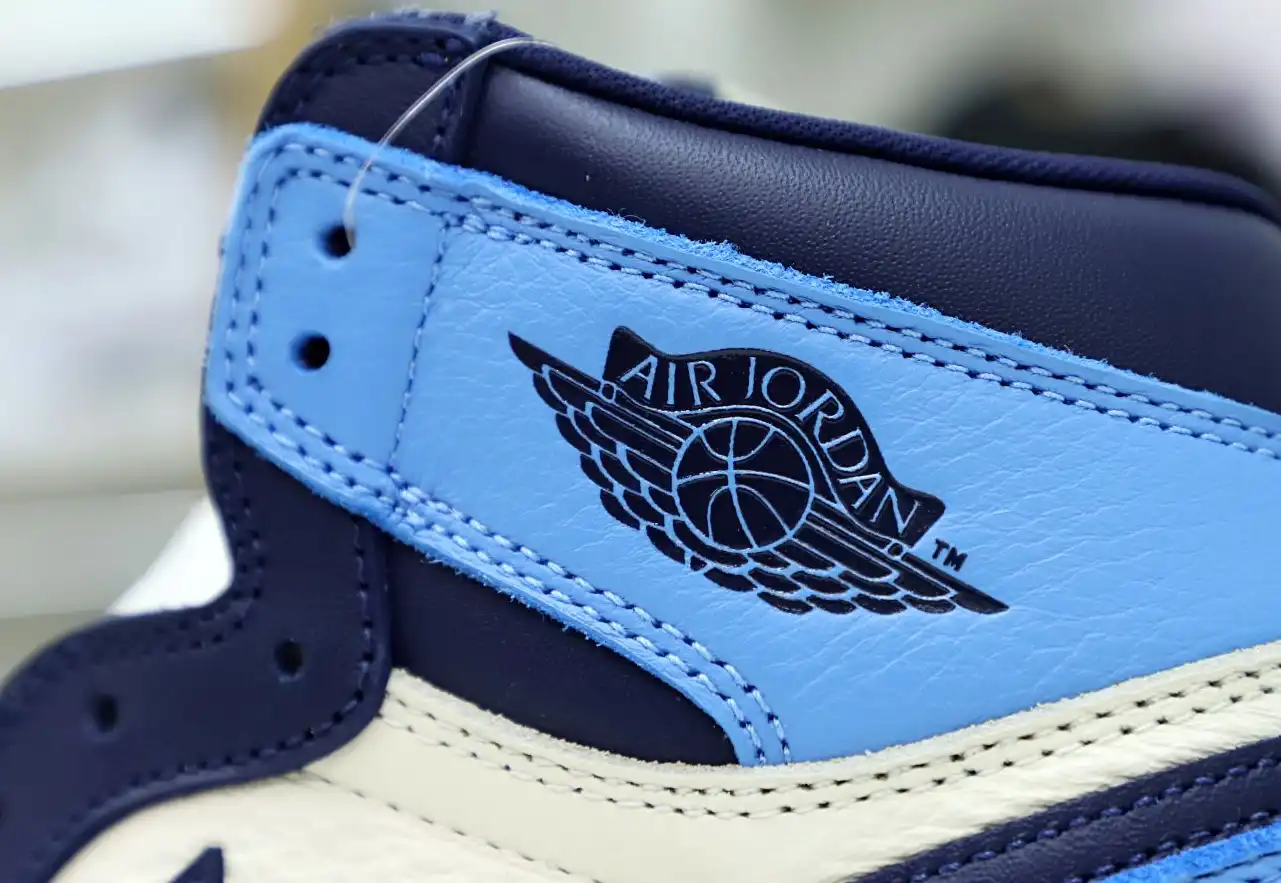 AIR JORDAN 1 RETRO HIGH OG 'OBSIDIAN'