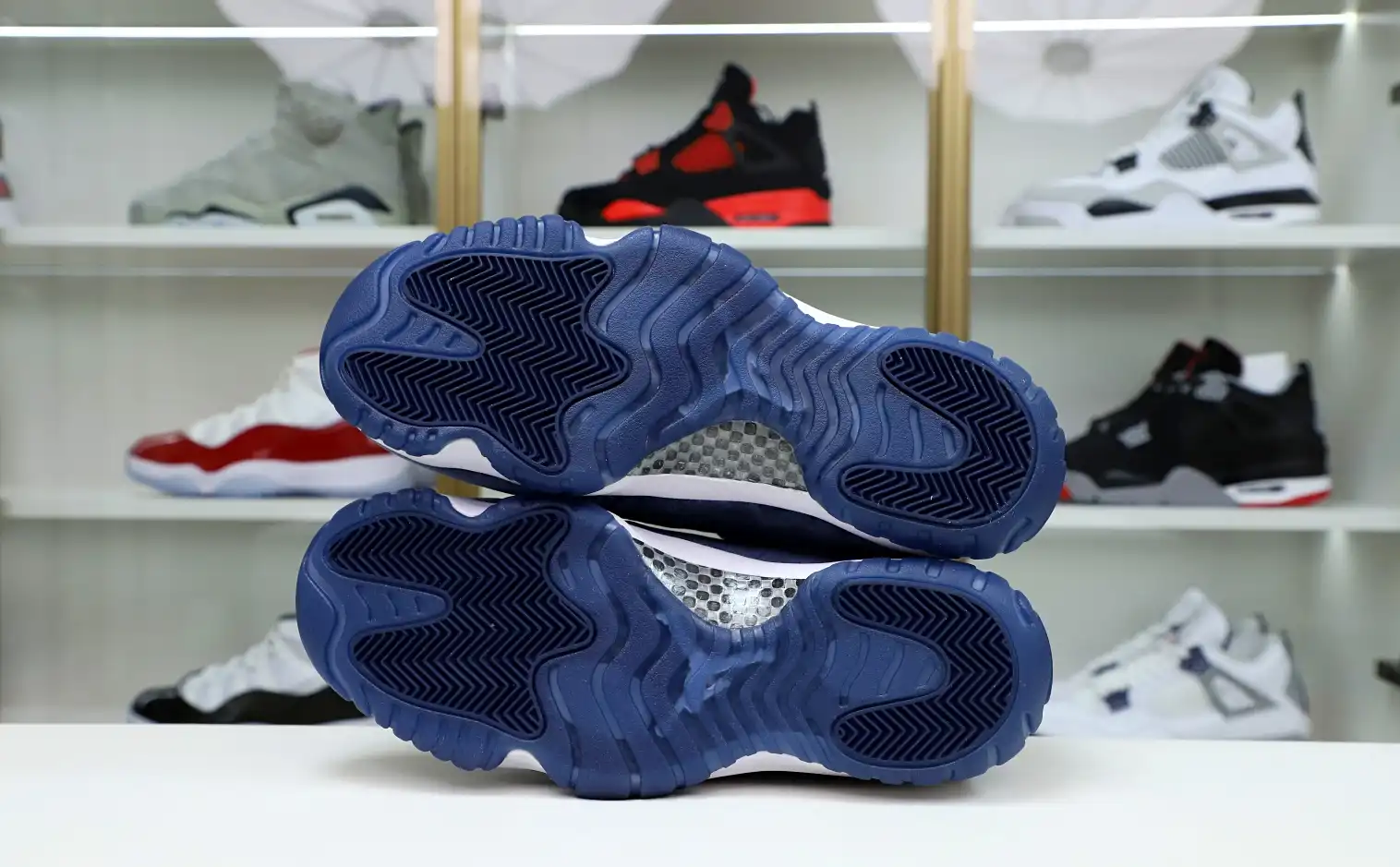 AIR JORDAN 11 RETRO MIDNIGHT NAVY