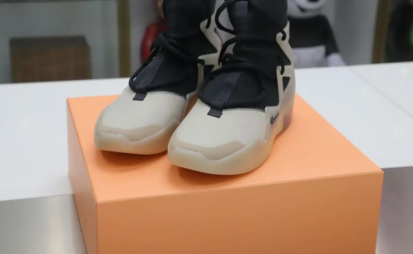 hype Nike Air Fear of God 1 string fog