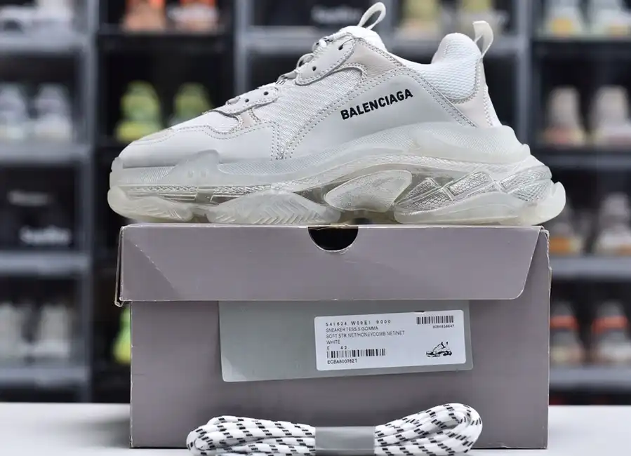 hype Balenciaga is available in all sizes. You cannot place an order on the website. You can contact customer service to purchase.BLGA Triple S