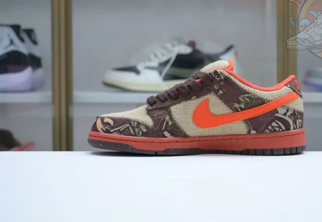 hype Nike Dunk SB Low Reese Forbes