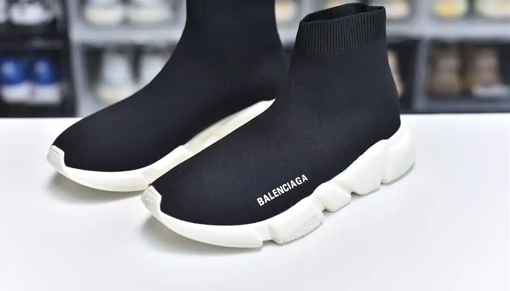 hype Balenciaga is available in all sizes. You cannot place an order on the website. You can contact customer service to purchase.BLGA Speed