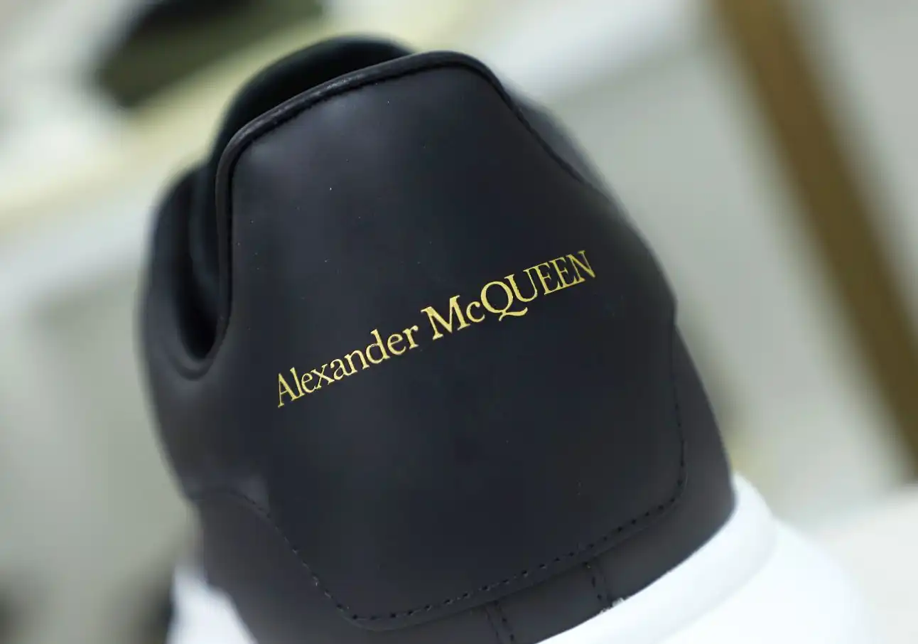 hype ALXNDER MC MCQUE*N Oversized Sneaker