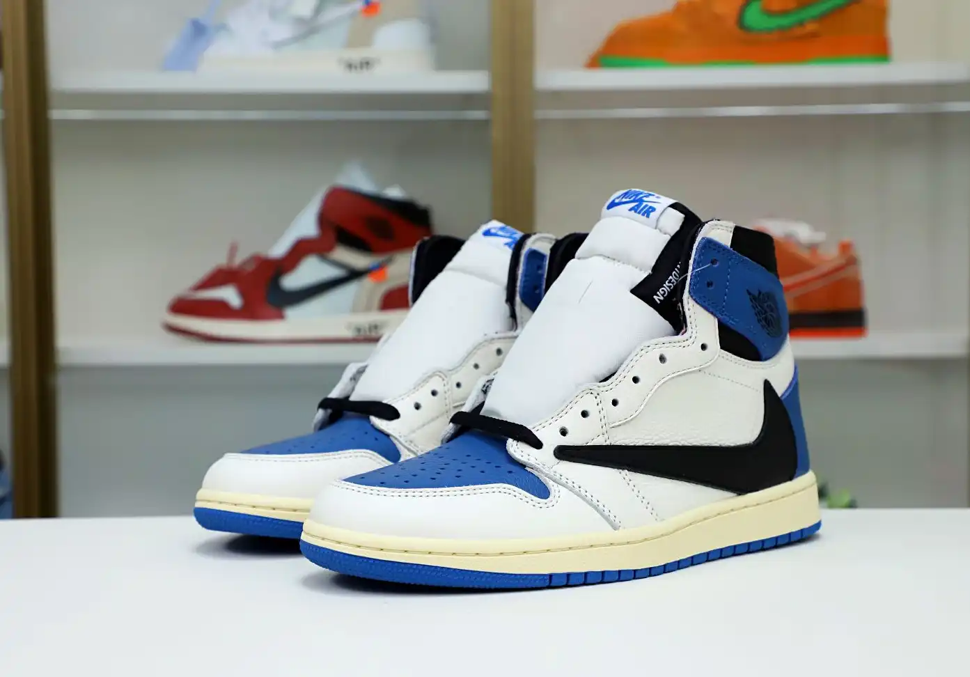 FRAGMENT DESIGN X TRAVIS SCOTT X AIR JORDAN 1 RETRO HIGH