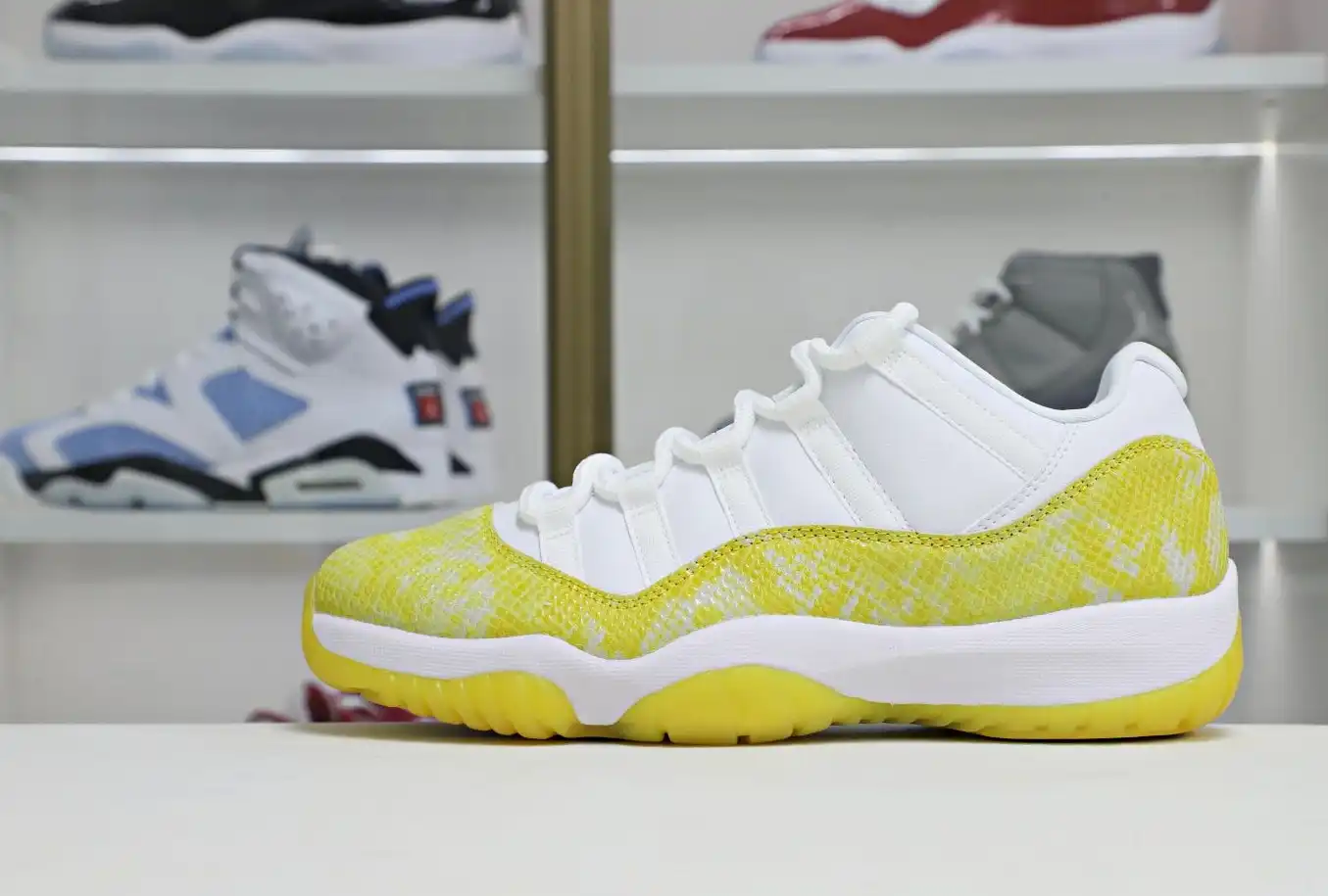 Air Jordan 11 Retro Low