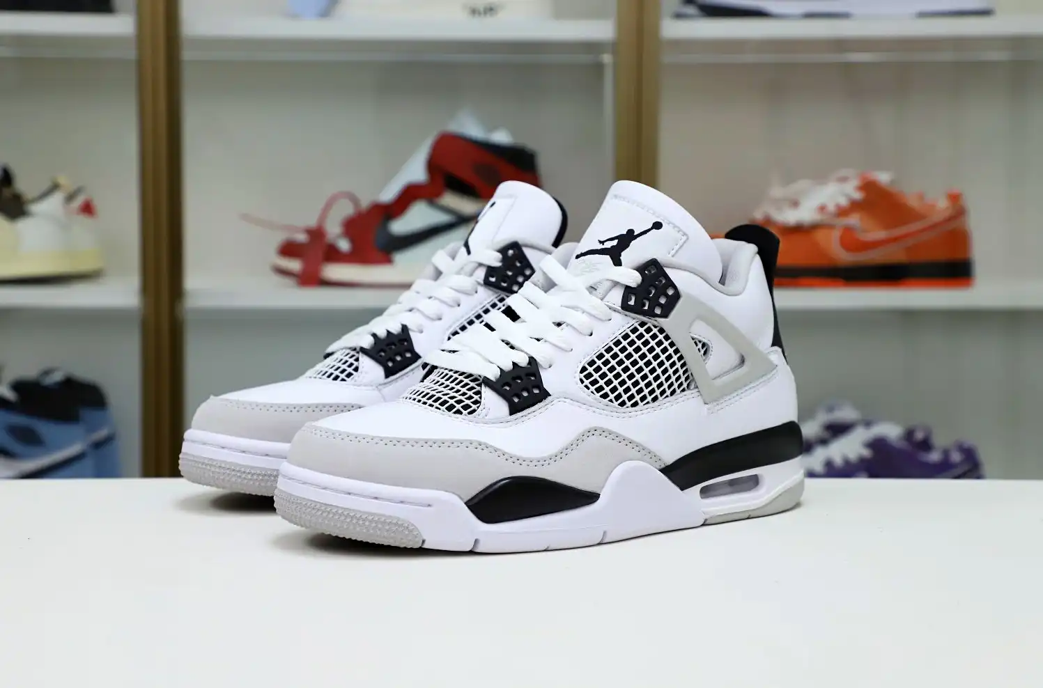 AIR JORDAN 4 MILITARY BLACK
