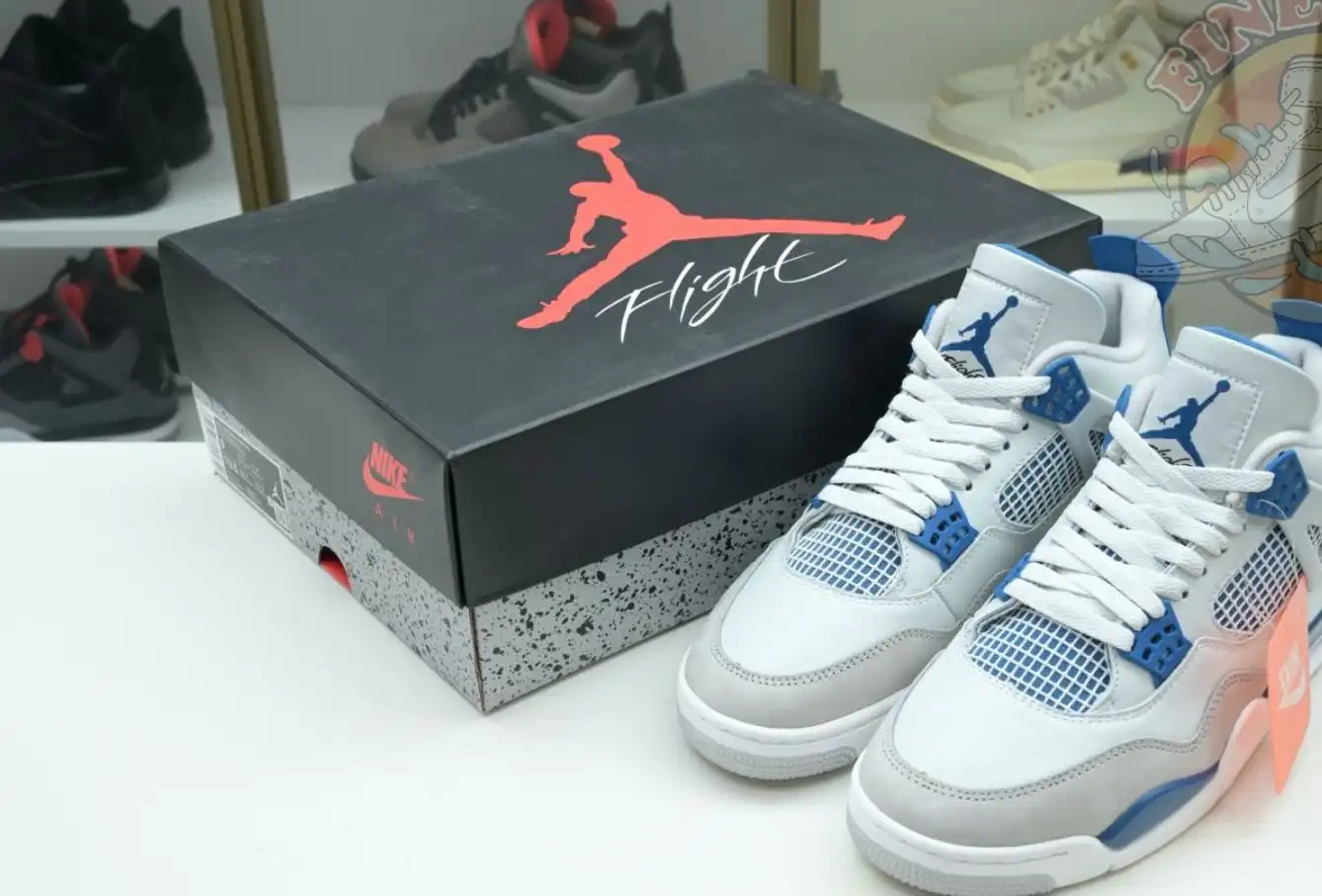 Air Jordan 4 