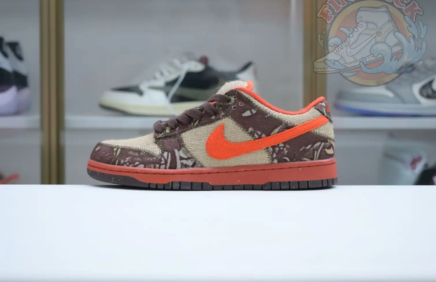 hype Nike Dunk SB Low Reese Forbes