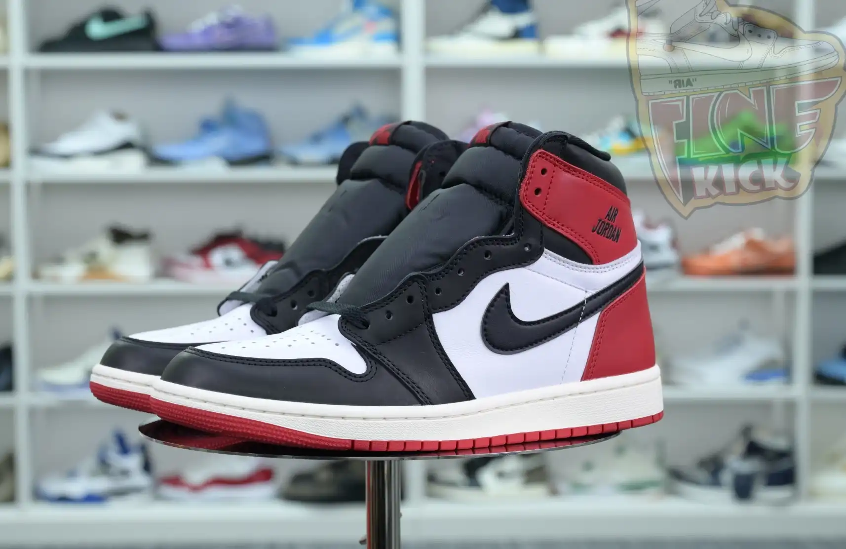 Jordan Air Jordan 1High OG“Black Toe Reimagined”